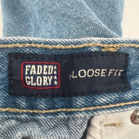 Faded Glory Loose Fit Cinched Waist Bermuda Jean Shorts Size 5 Kid’s - Picture 2 of 5